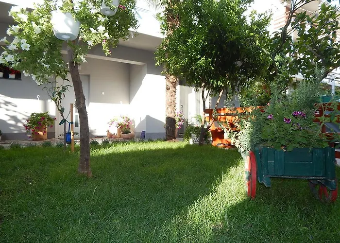 Apartments & Rooms Marinka